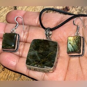 Labradorite Pendant & Earrings Set